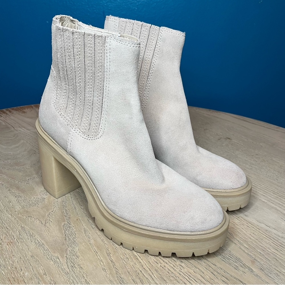 Dolce Vita Caster H2O Cream Suede Lug Sole Platform Heeled Chelsea Boot Womens 8